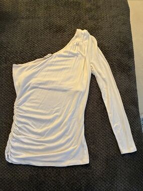 bebe White One-Shoulder Long Sleeve Top with Side Ruching